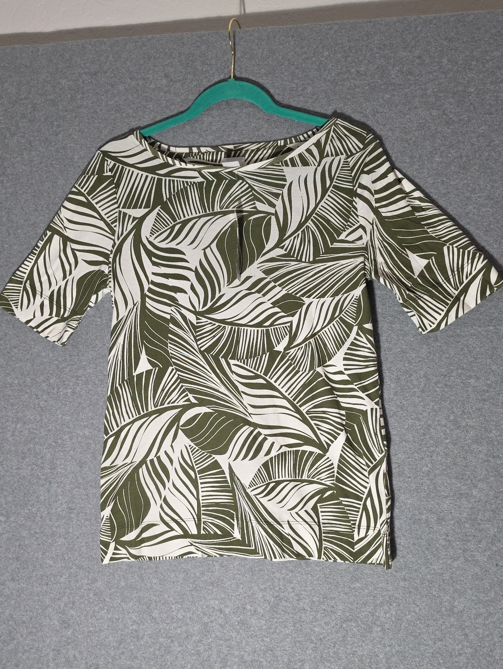 Chico's Olive and White Leaf-Print Short Sleeve Top